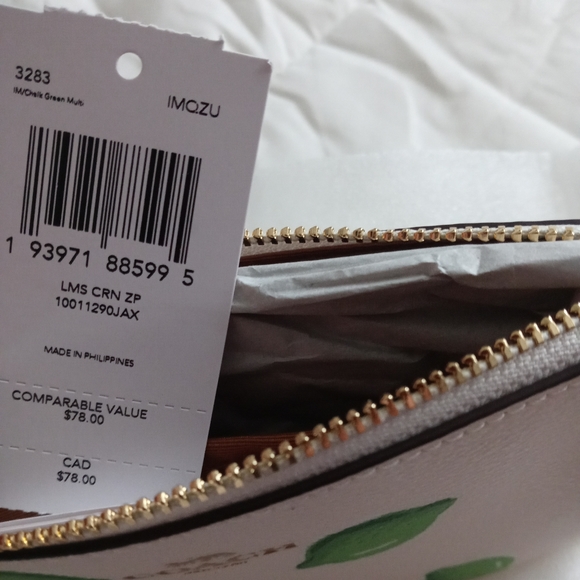 LAST ONE 💚COACH CORNER ZIP WRISTLET WITH LEMON LIMES PRINT NEW - Picture 4 of 7